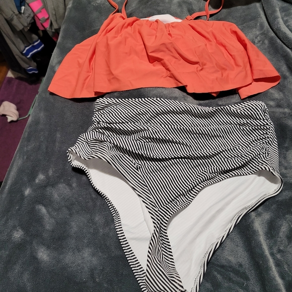 Bras - Picture 10 of 16